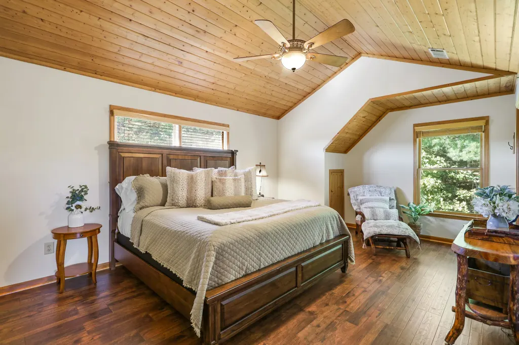 Photo of Primary Bedroom (Upper Level) at Peace of Tranquility, Blue Ridge GA